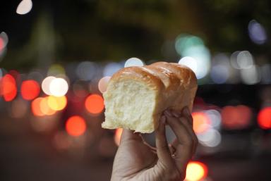 ROTI GEMBONG GEDHE MONJALI