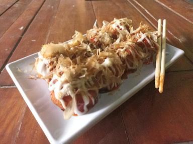 GOMUGOMU TAKOYAKI