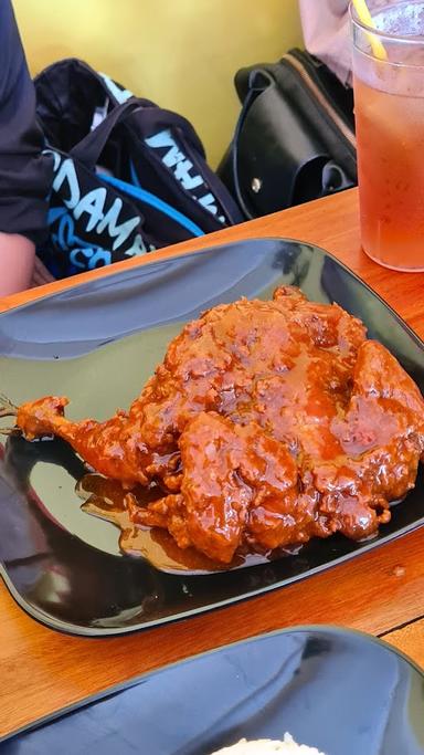 AYAM GORENG MASSIVA PANDEGA