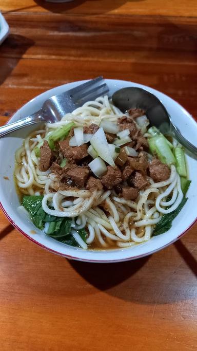 BAKSO DAN MIE AYAM OPTIMIS