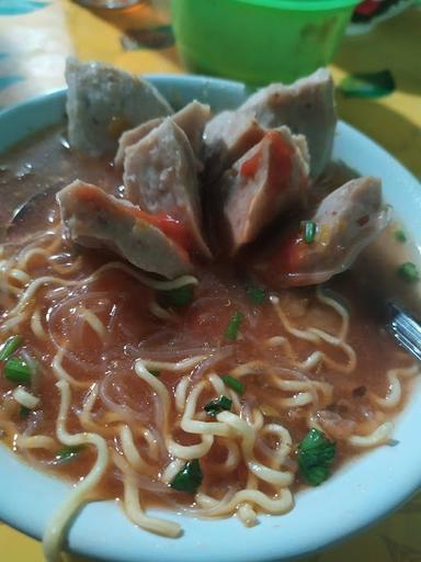 BAKSO & MIE AYAM PAK KUMIS