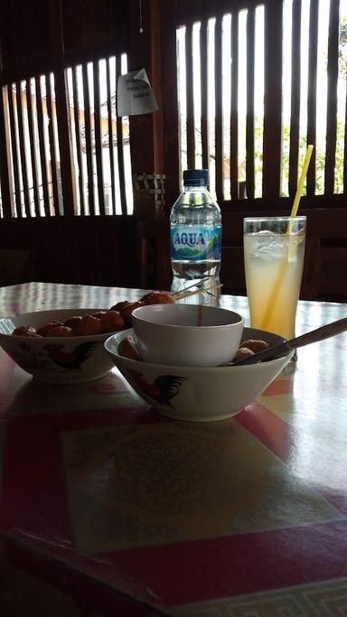 BAKSO TUSUK BU SAINAH MONJALI