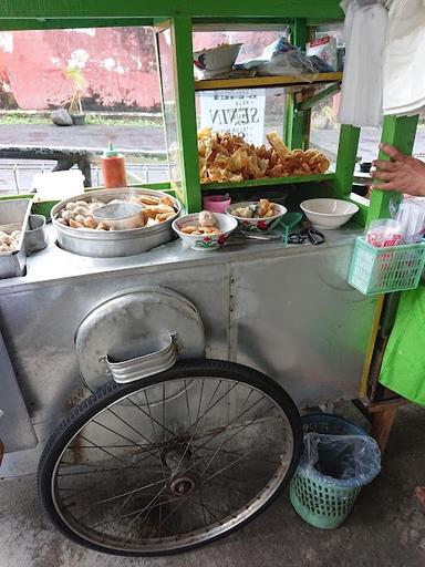 MIE AYAM & BAKSO WOYO-WOYO