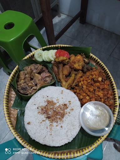 NASI UDUK SPECIAL DAN AYAM CABE HIJAU BU CANDRA