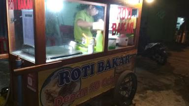 ROTI BAKAR DEPAN SD CEBONGAN