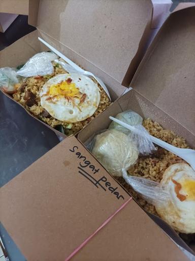 WARMINDO DAN NASI GORENG KAMBING PAMUNGKAS