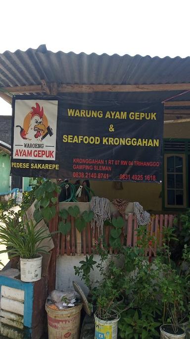 WAROENG AYAM GEPUK & SEAFOOD KRONGGAHAN