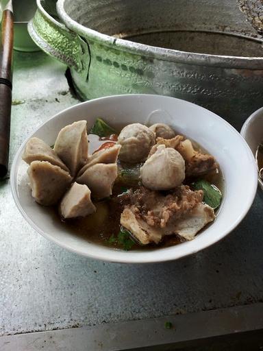 BAKSO& MIE AYAM 'BABE'