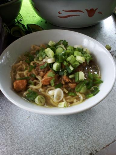 BAKSO& MIE AYAM 'BABE'