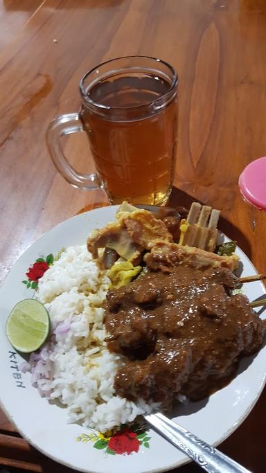 WARUNG SATE GULAI MBOK KINTEN