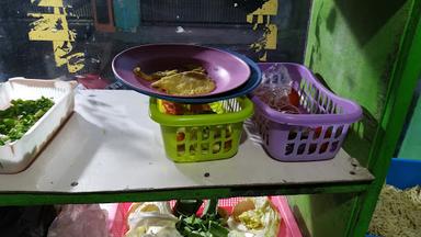 MIE DAN NASI GORENG PAK JOKO