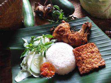 AYAM REMPAH IDOLA