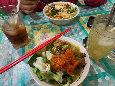 BAKSO BALUNGAN & MIE AYAM MAS SUHU