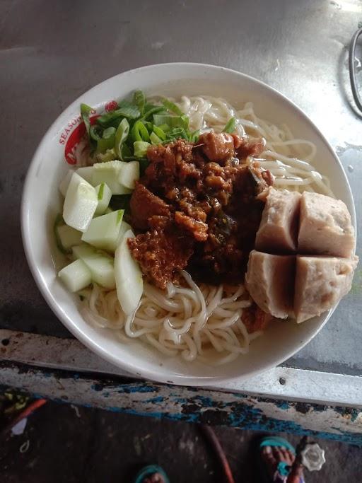 MIE AYAM & BAKSO SIDO MAMPIR MBAK TARI