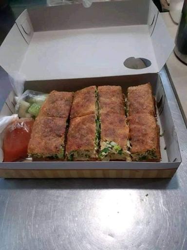 MARTABAK DAN TERANG BULAN