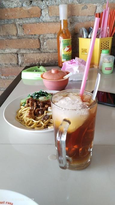 MIE AYAM GORENG MEKATON NGIJON