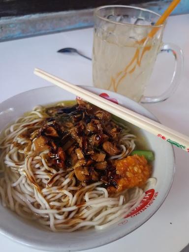 WARUNG SPESIAL BAKSO DAN MIE AYAM GORENG PAK SARJI