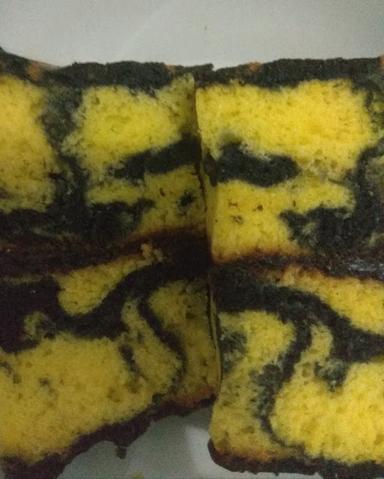 MALICA CAKE SPIKU DAN LAPIS LEGIT