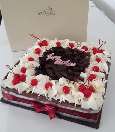 LACHARISTA CAKES GARDEN