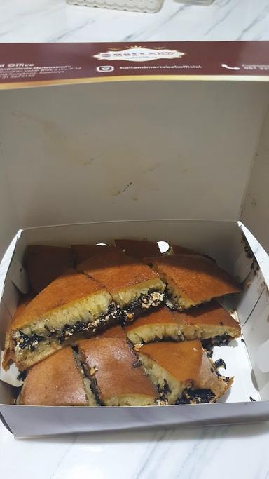 HOLLAND MARTABAK DAN TERANG BULAN