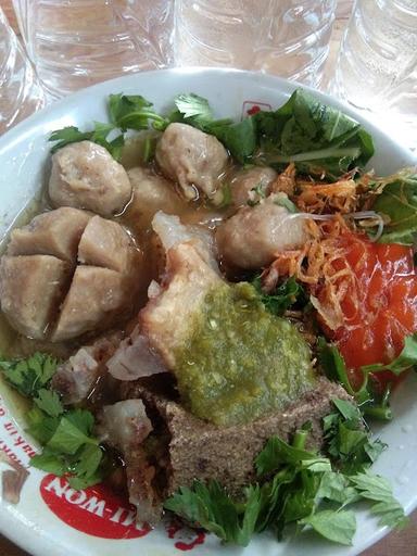 BAKSO BALUNGAN SAPI PAK SUROTO