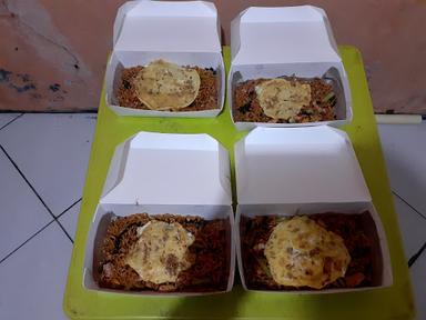 KEDAI MIE MALIK LOBUNTA