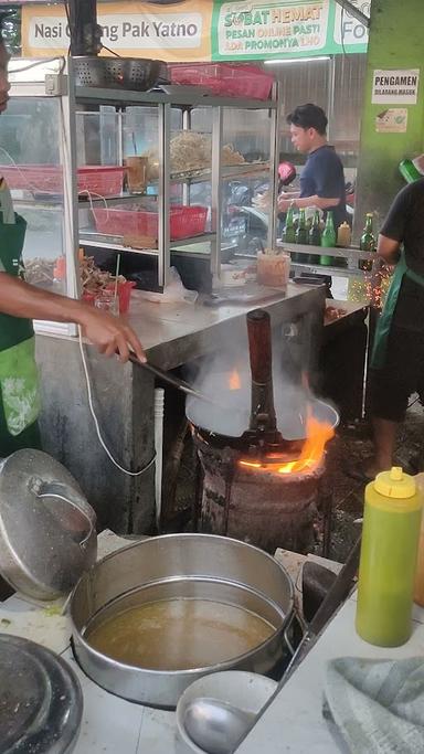 NASI GORENG PAK YATNO (CABANG DEPAN ARMADA)