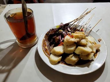 SATE AYAM DAN KAMBING CAK ROHMAN