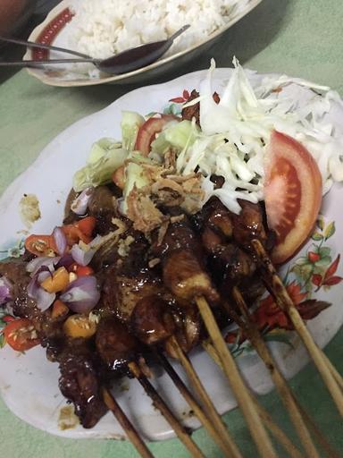 SATE AYAM & KAMBING CAK ROPI