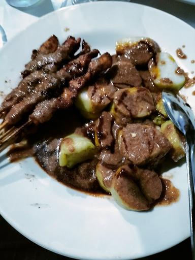 SATE AYAM MADURA CAK MALI