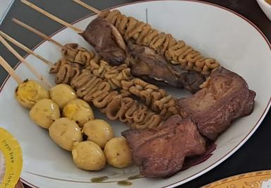 WARUNG MAMI TENGKLENG, SOTO & GULAI KAMBING