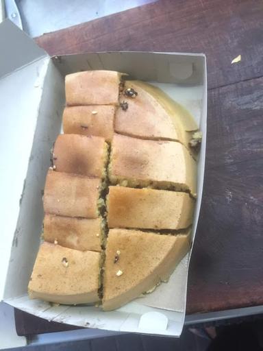 MARTABAK KEMBAR