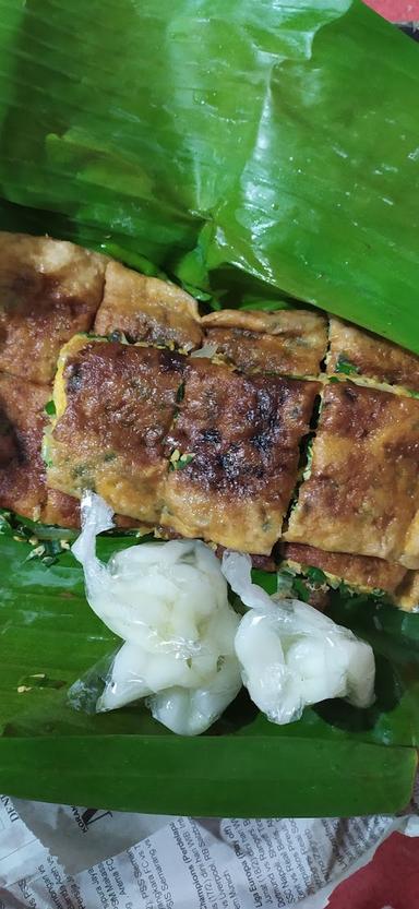 MARTABAK TELUR LUMAYAN KAWEDANAN