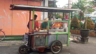 MARTABAK TELUR LUMAYAN KAWEDANAN