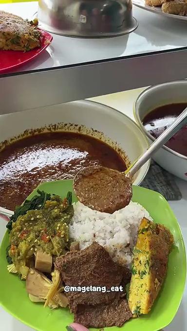 RUMAH MAKAN PADANG MURAH MERIAH