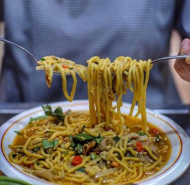 WARUNG BAKMI BU ROM