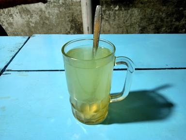 WARUNG BAKMI DAN NASI GORENG KUNANTI