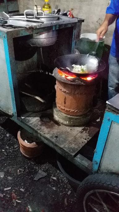 WARUNG BAKMI JAWA BU FAT MUNTILAN