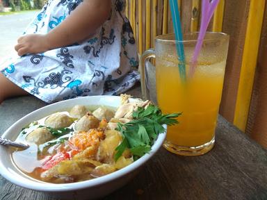 WARUNG BAKSO AYAM KAMPUNG PAK KINO