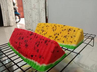 RINI'S CAKE & LULUR, PIJAT/URUT TRADITIONAL