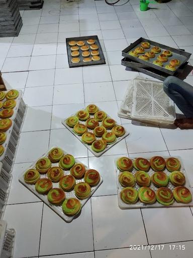 VIN'S BAKERY (PRODUKSI ROTI MANIS KEMASAN)