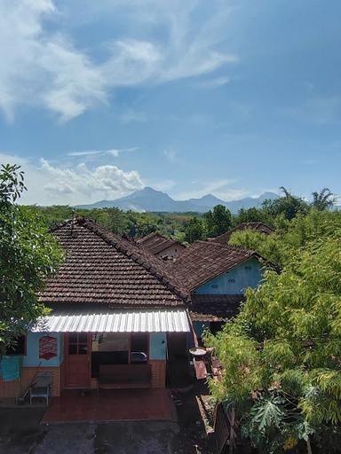 WARUNG MAKAN NUBUTIN