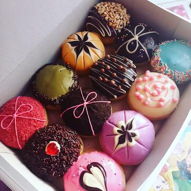 RINASIL DONUTS