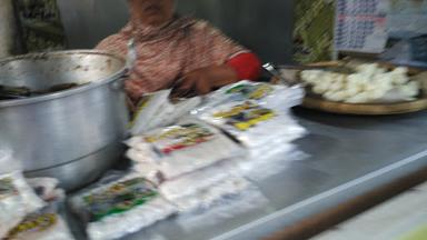 WARUNG GEBLEK MR. TELO KULON PROGO