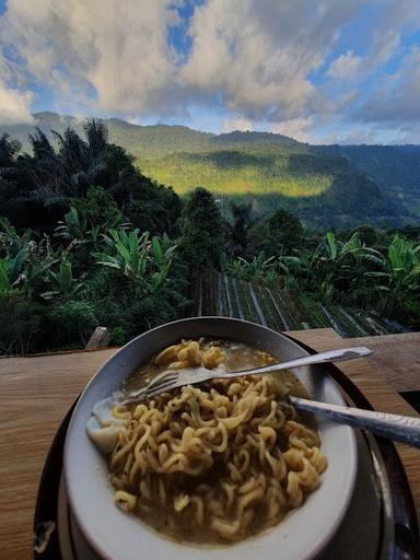 WARUNG TANJAKAN HU'UT