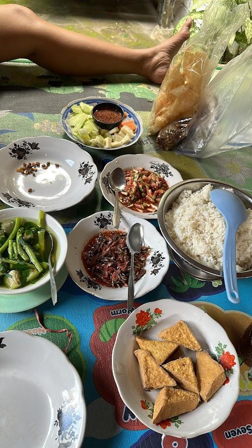 WARUNG LESEHAN TAUFIQ