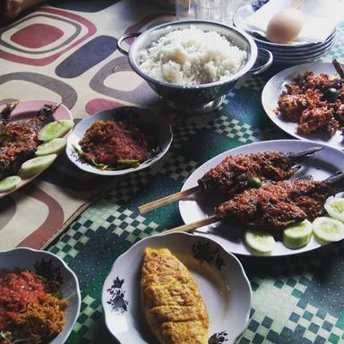 WARUNG LESEHAN TAUFIQ