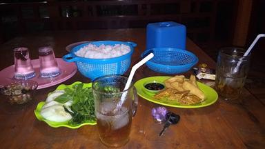 RUMAH MAKAN BIRU LAUT