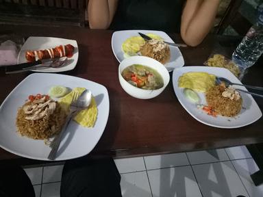 WARUNG MAKAN PODO SENENG