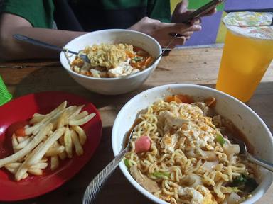 WARUNG SEBLAK NAURA